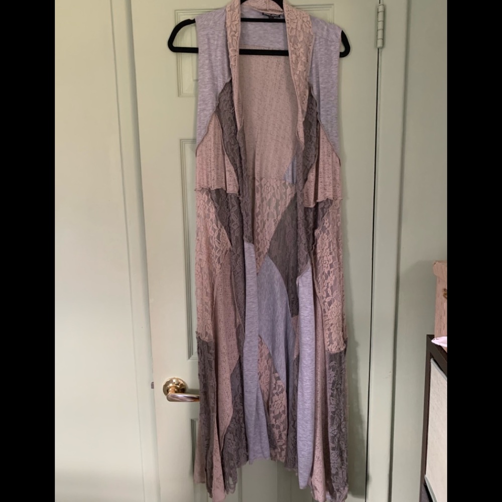 Colorful flowy Dor Dor vest